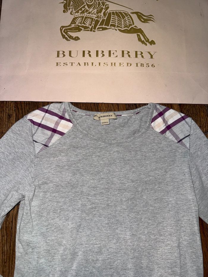 T-shirt Burberry 12 ans - photo numéro 2