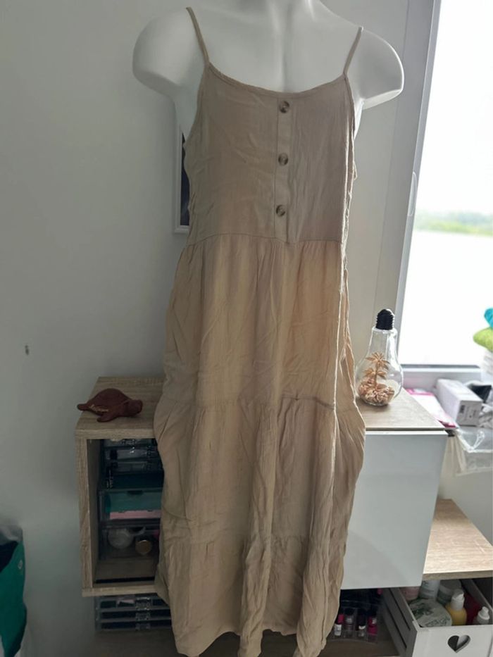 Longue robe beige femme