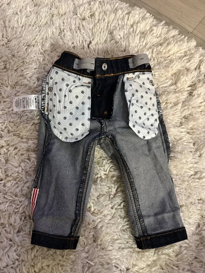 Lot 4 pièces : 2 grenouillères + 1 pantalon + 1salopettes Pantalon bébé 3 mois - photo numéro 3