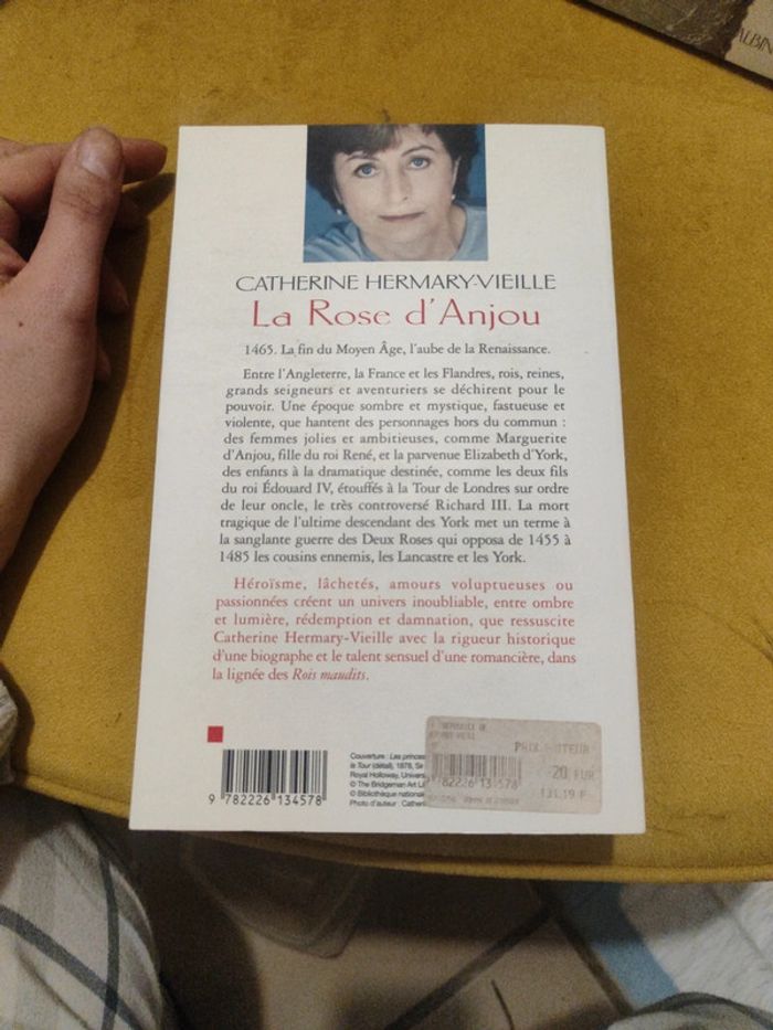 Livres le crépuscule des rois, la rose d'Anjou et reines de coeur de Catherine Hermary Vieille - photo numéro 2