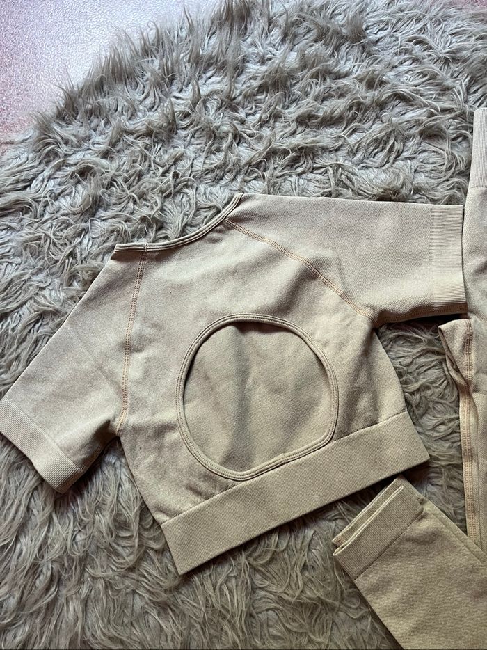 Ensemble beige - photo numéro 2