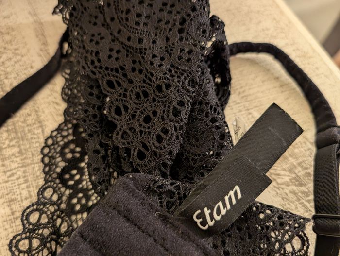 Jolie brassière Etam - photo numéro 4