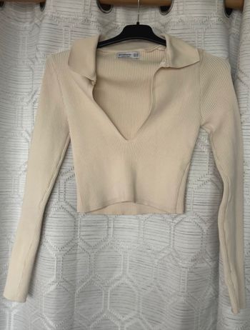 Top court avec col V stradivarius