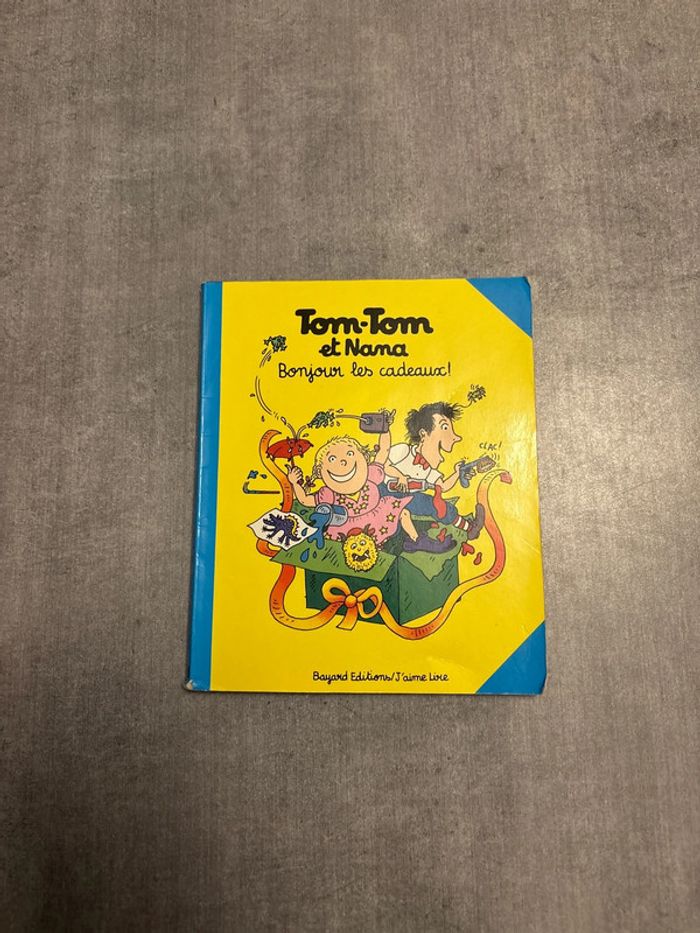 Livre TomTom et Nanana, bonjour les cadeaux