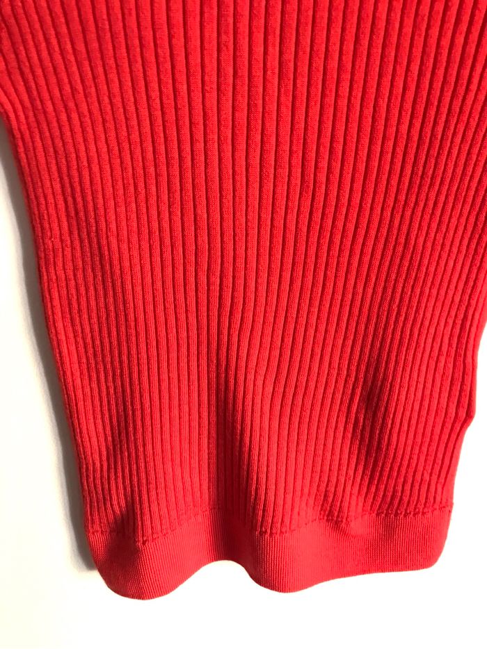 Pull manches courtes rouge corail en 100% laine Uniqlo taille S - photo numéro 3