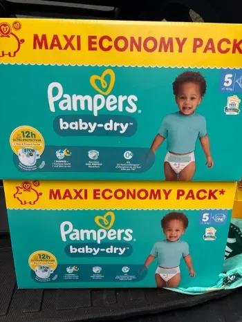 2 paquets de couches taille 5