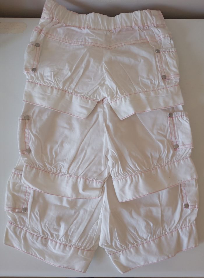 3  shorts  blancs  Charmy Kitty. Telles différentes ; 2 4 et 5 ans . État neuf - photo numéro 2