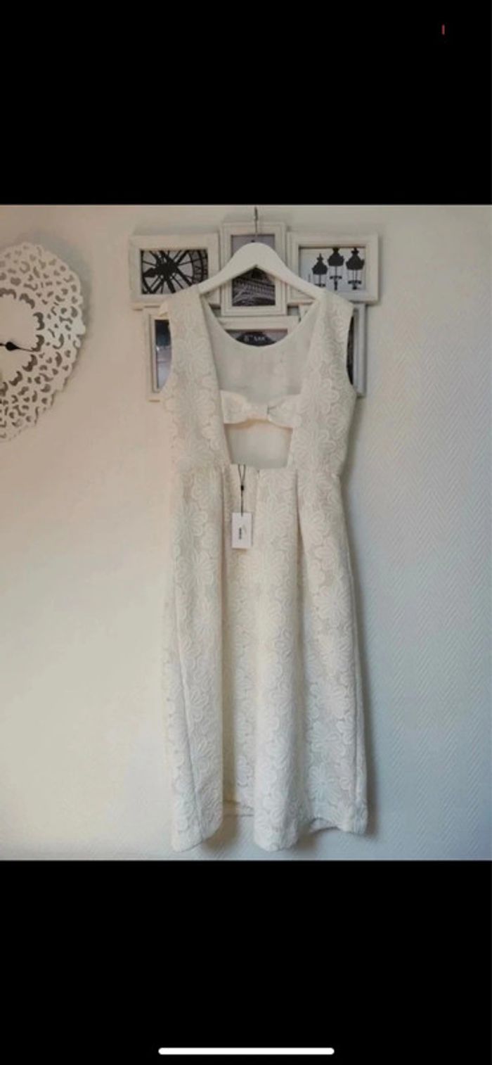 Robe de cérémonie Blanche | mariage en dentelle Claudie Pierlot Paris - photo numéro 7