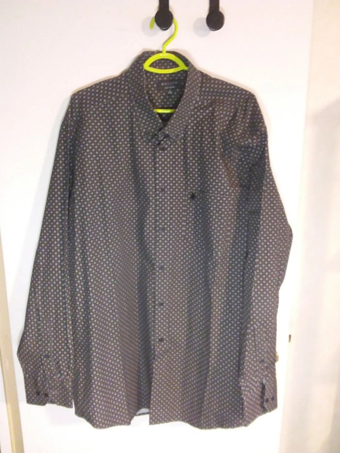 004 Chemise à motifs