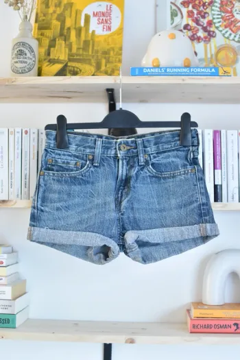 Short Levis en taille W27 L27 - Très bon état