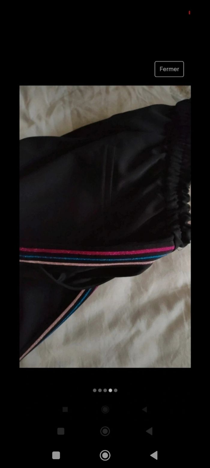 Pantalon noir Cache Cache avec bandes latérales de couleur - photo numéro 3