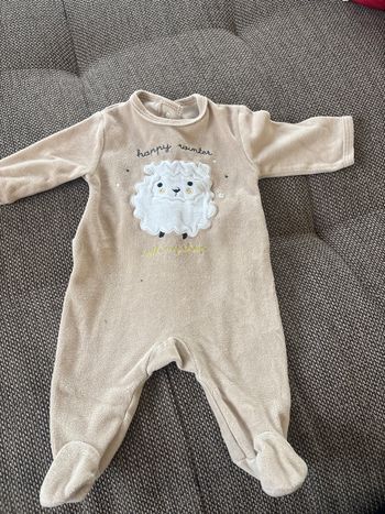 Beau petit pyjama 1 mois pour bébé garçon ou bébé fille en très bonne étais