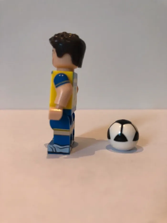 Figurine type lego Christiano Ronaldo. Footballeur - photo numéro 2