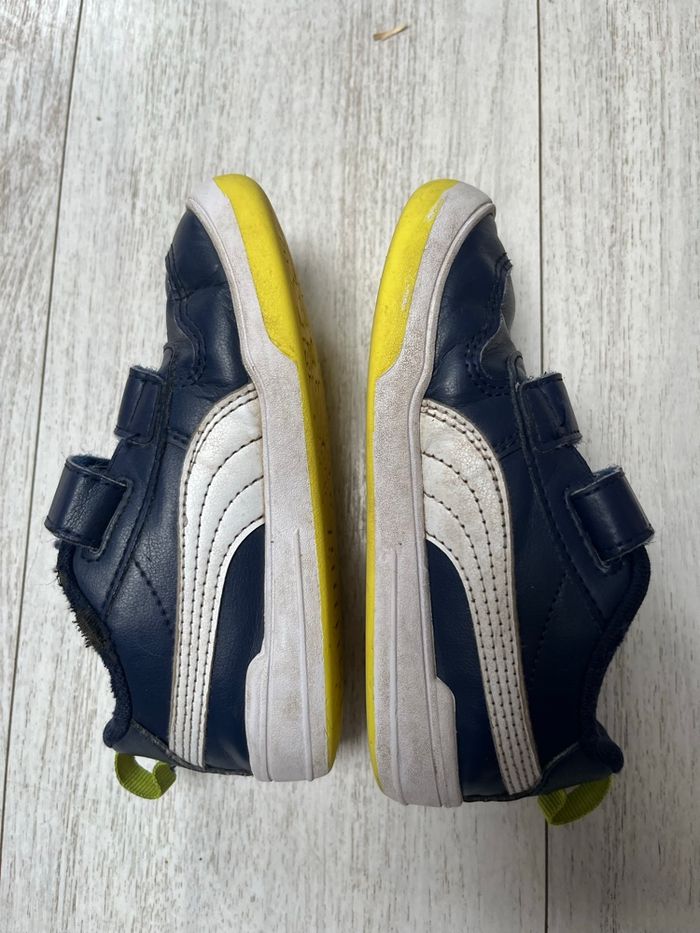 Baskets marines blanches Marque Puma taille 26 - photo numéro 7