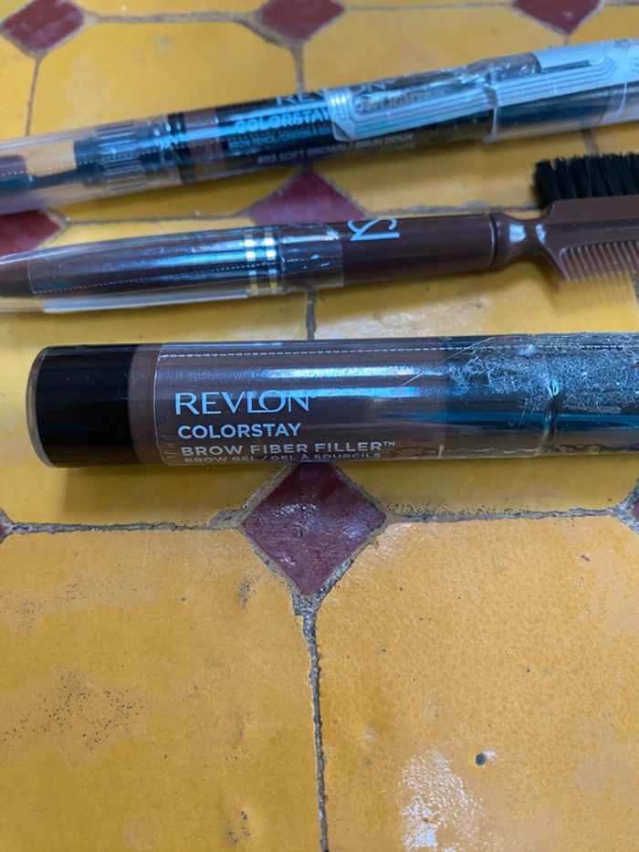 Crayon et gel à sourcils - photo numéro 2