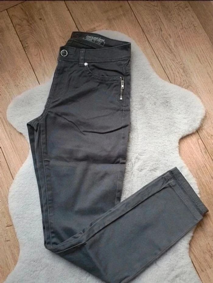 Neuf Pantalon gris Esprit taille 38