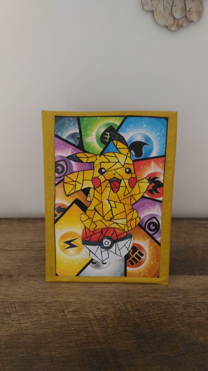 Tableau Mosaïque Pikachu en Cartes Pokemons