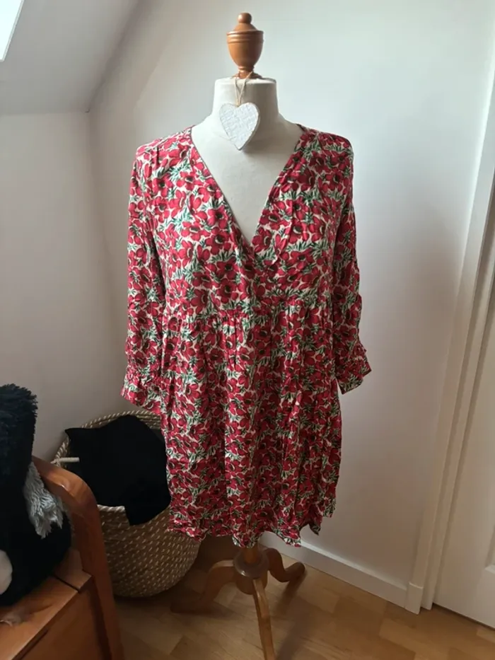 Superbe robe très légère en Viscose rouge crème et vert - An’ge - T38 - photo numéro 2