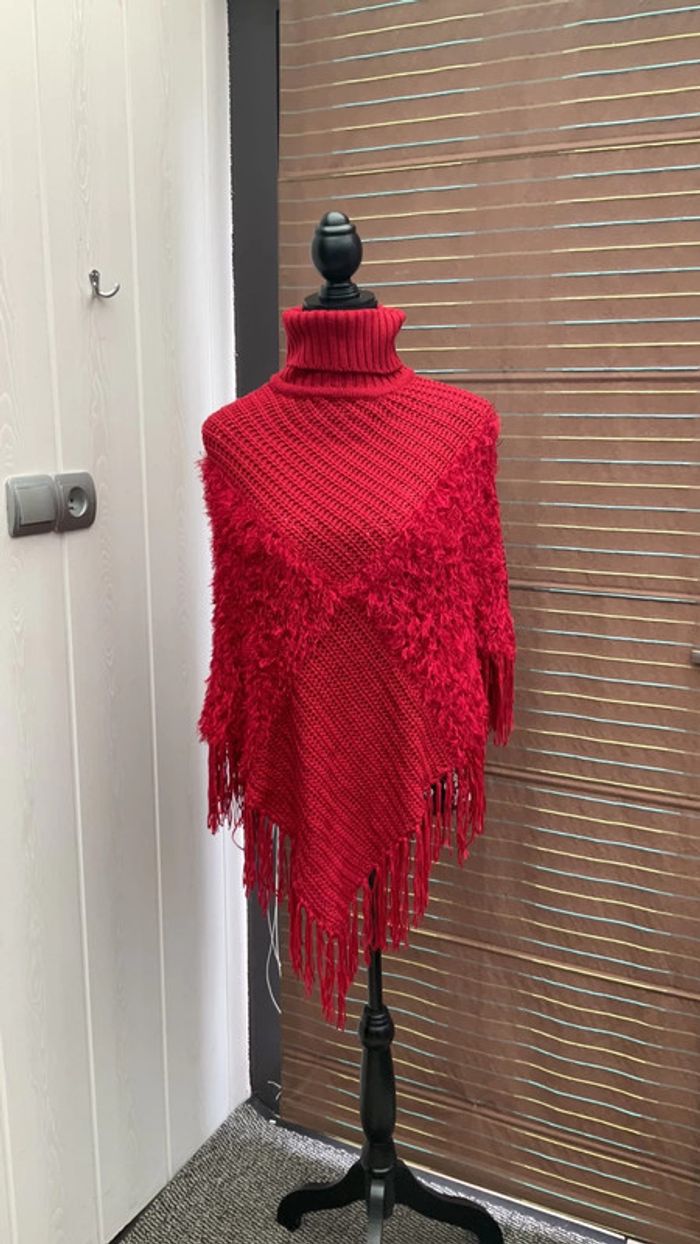 Poncho laine rouge neuf