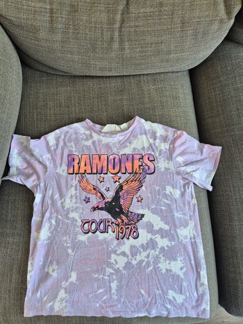 Tee shirt fille taille 12-14 ans