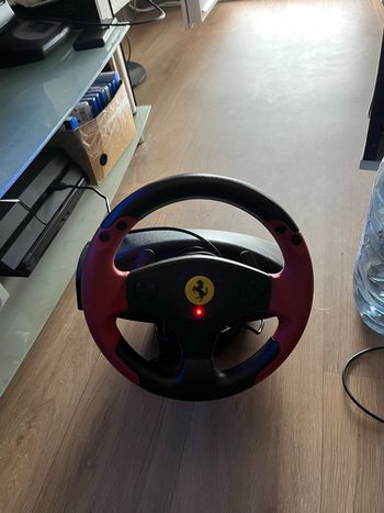 Volant Ferrari thrustmaster 