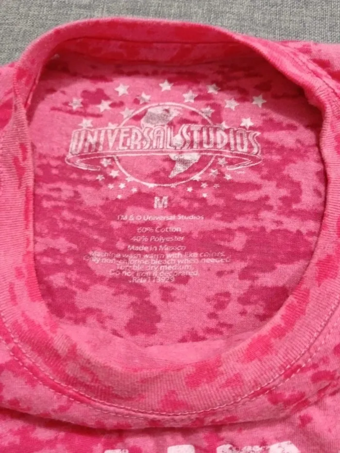 C64 t-shirt rose universal studios M - photo numéro 3