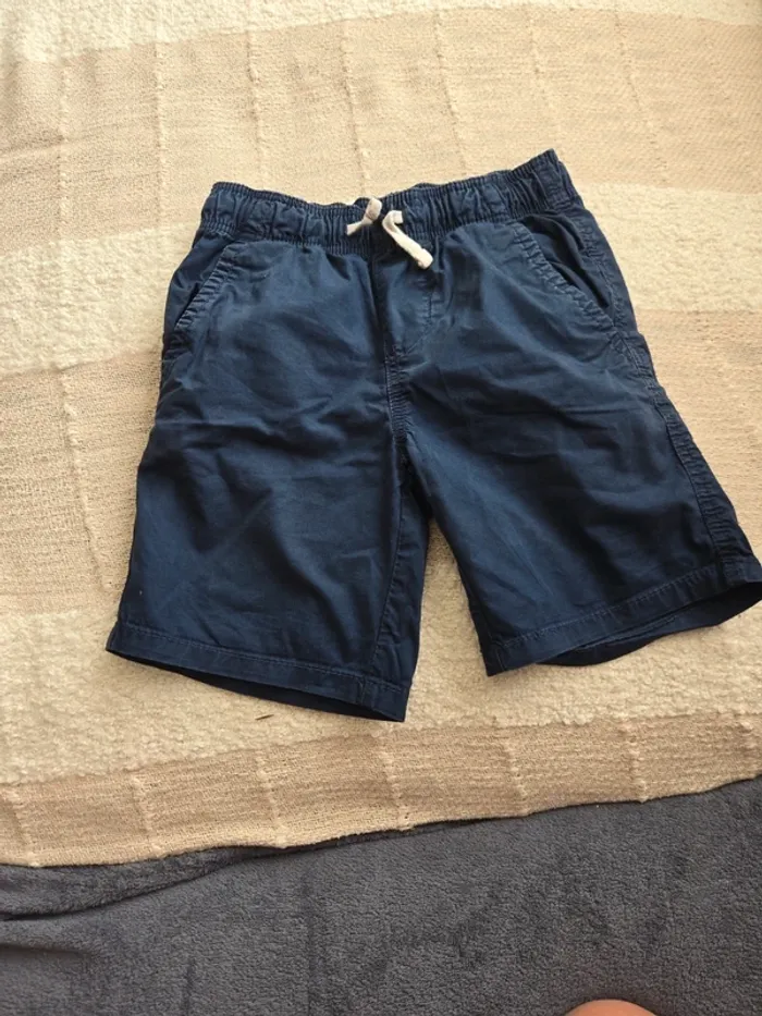 Short kiabi taille 5 ans