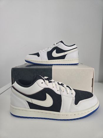 Nike Jordan 1 low taille 38 neuves blanc noir crème