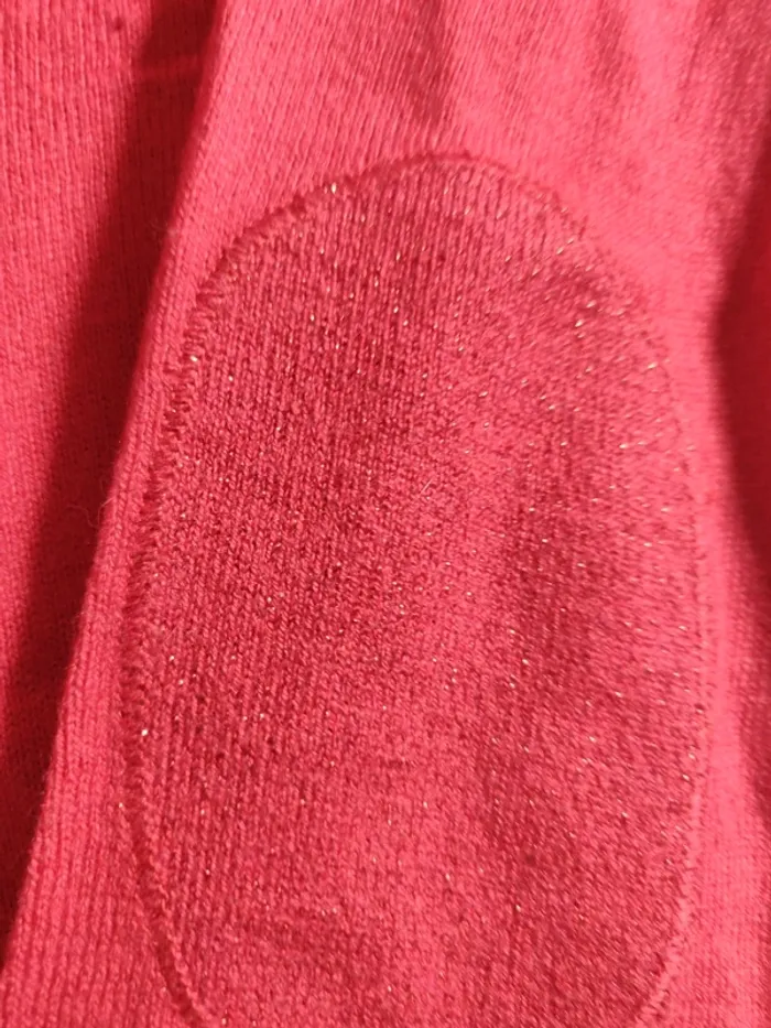 Pull léger Cache Cache rouge col V a boutons, détails paillettes, taille 1. - photo numéro 6