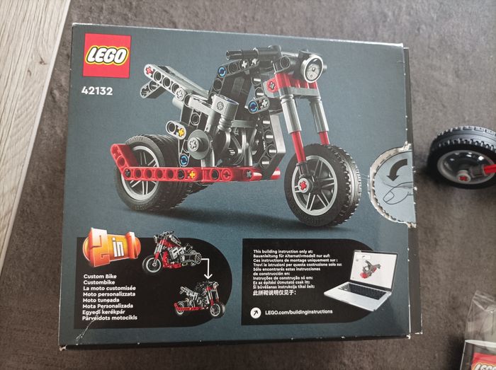 Lot Lego Ninjago et Moto Lego Technic - photo numéro 3