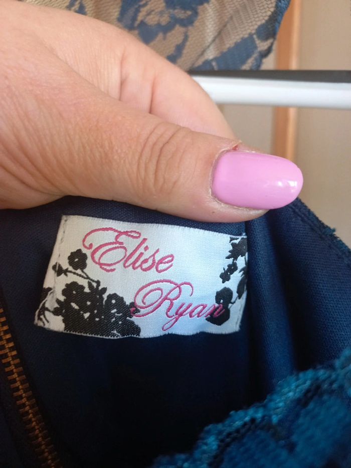 robe de cérémonie - photo numéro 4