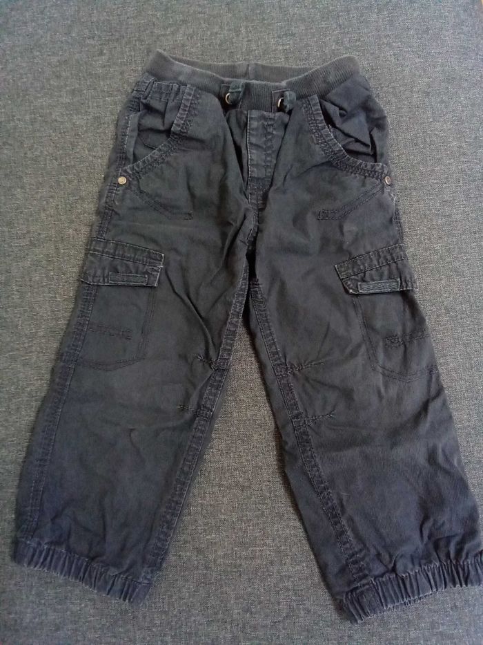 Pantalon foncé
