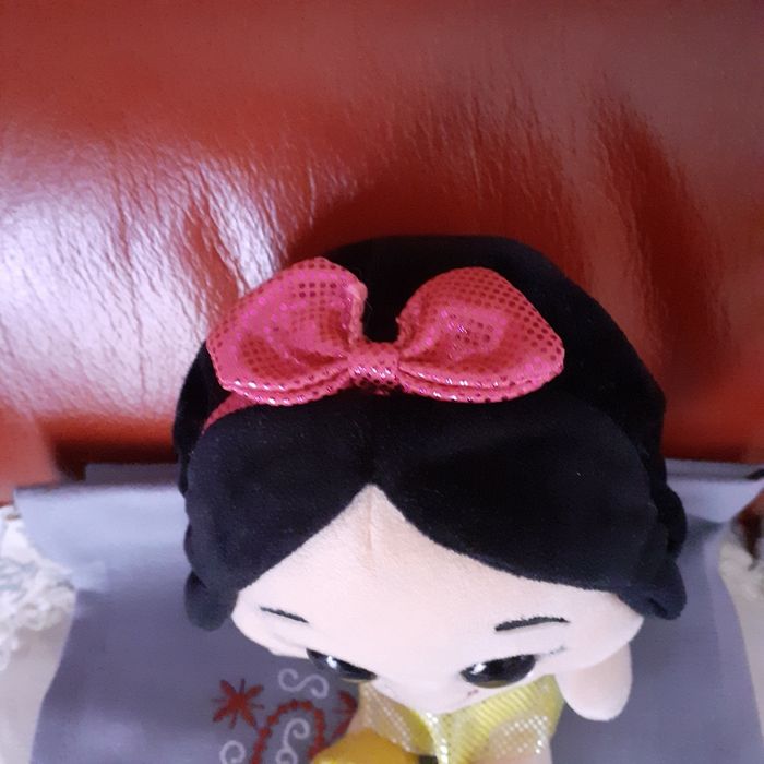 Disney: Peluche-doudou"Blanche-neige" - photo numéro 4