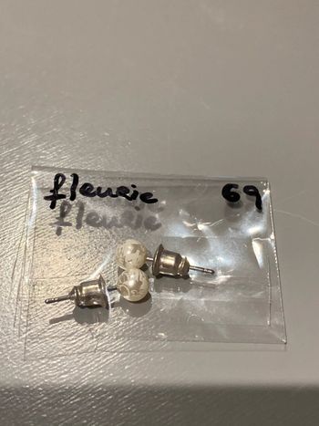 boucles d’oreilles Adopt’ n•69 perles boules rondes Beige crème  motifs arabesques fleuris