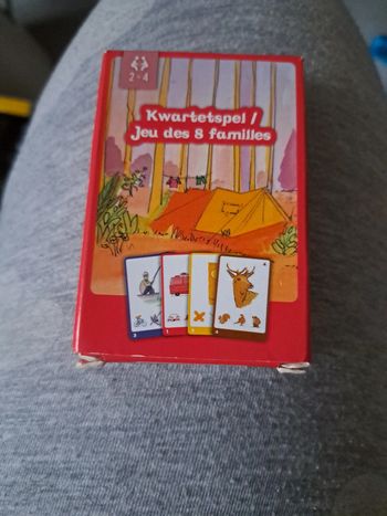 Jeu de cartes des 8 familles