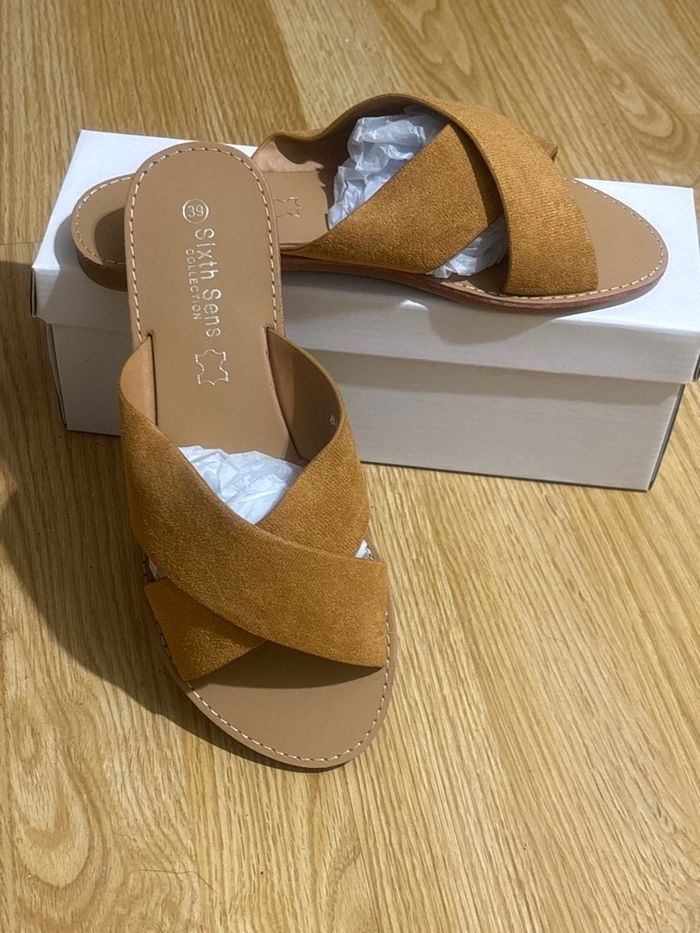 Sandales femme plate neuf avec boîte - taille 39 - photo numéro 1