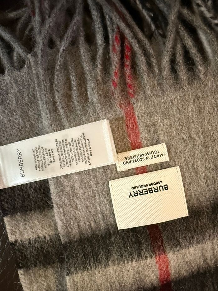 Écharpe BURBERRY - photo numéro 3