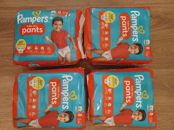 Lot de 4 paquets de couches Pampers baby dry taille 8 pants
