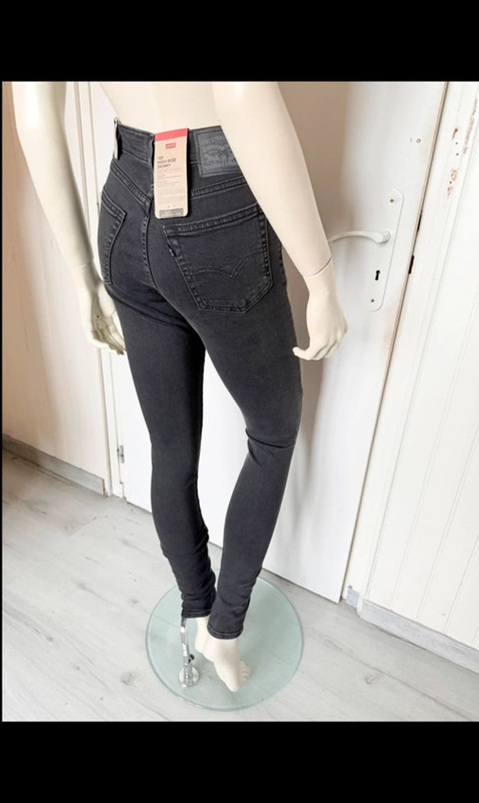 Jean Levi’s 721 High-Rise Skinny – Taille 26/32 – noir – Neuf avec étiquette - photo numéro 7