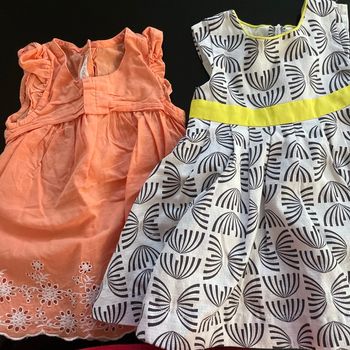 2 robes bébé