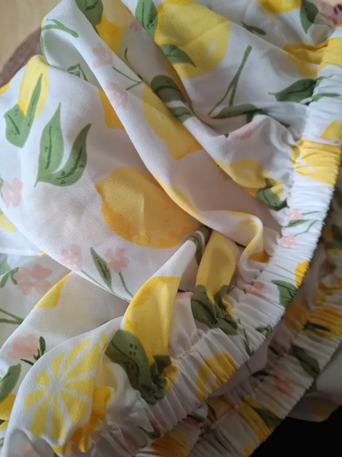 Top citrons et fleurs Jennyfer taille M - photo numéro 10