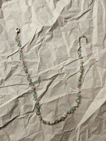 Collier fait main bleu blanc doré