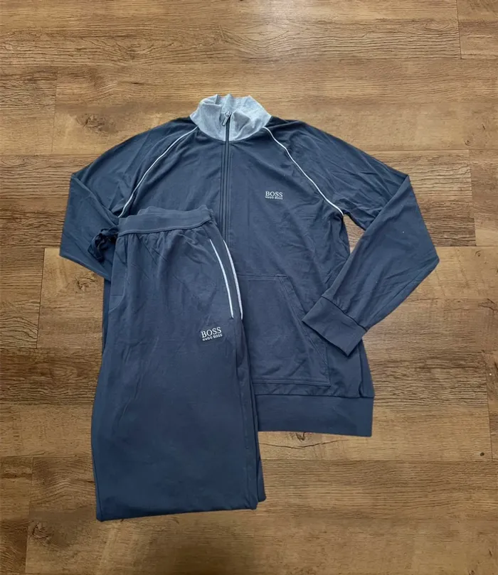 Survêtement boss bleu marine taille M