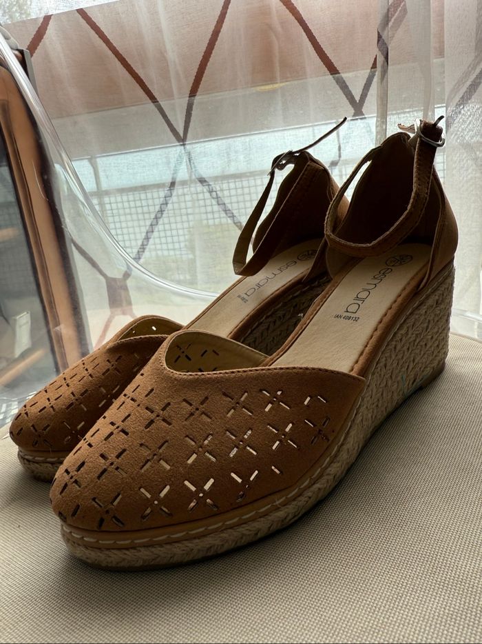 Escarpins compensés espadrilles à brides chevilles  Portés une heure  Couleur cognac effet daim - photo numéro 7