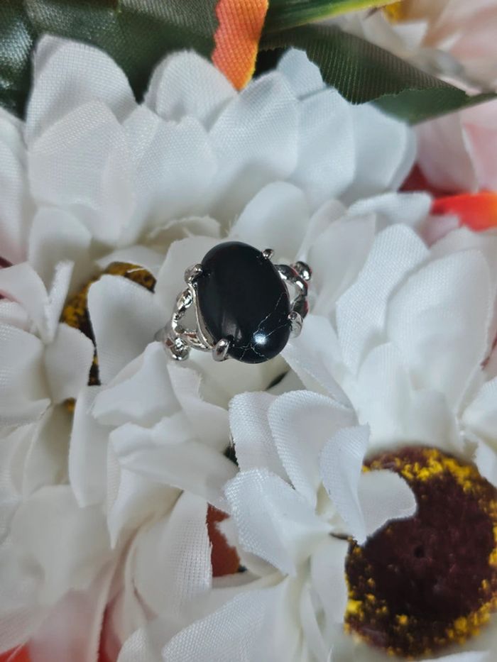 Bague avec sa pierre turquoise noire synthetisee - photo numéro 4