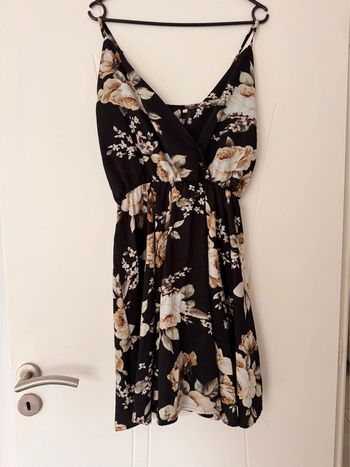 Robe à fleurs à volants