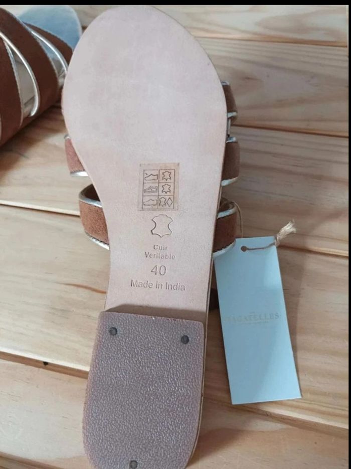 Magnifique  mules  en  cuir véritable neuves  Les Bagatelles pointure 40 - photo numéro 3