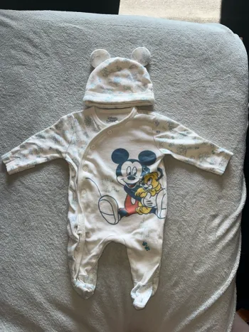 Pyjama et bonnet Mickey