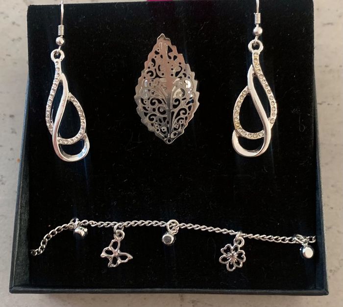 Lot bijoux fantaisie