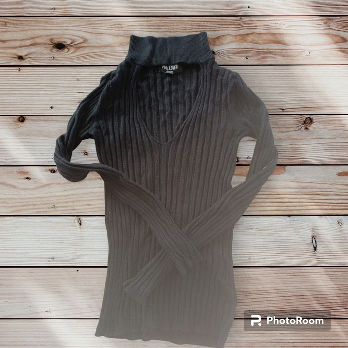 Pull noir